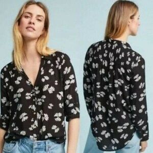 Candie’s Roll Tab Sleeve Button Front V Neck Patch Pocket Black Floral Size Lg